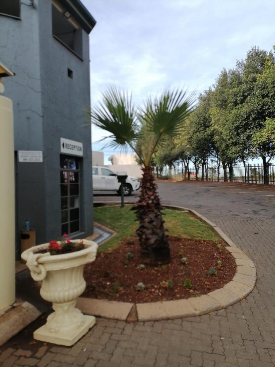 Airport Inn And Suites Edenvale Eksteriør bilde